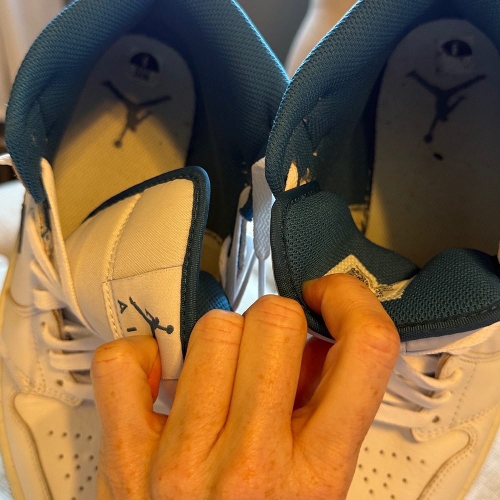 Men's Nike Jordan White and Blue Sneakers - Picture 6 of 8